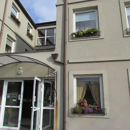 Flora Hotel 3*